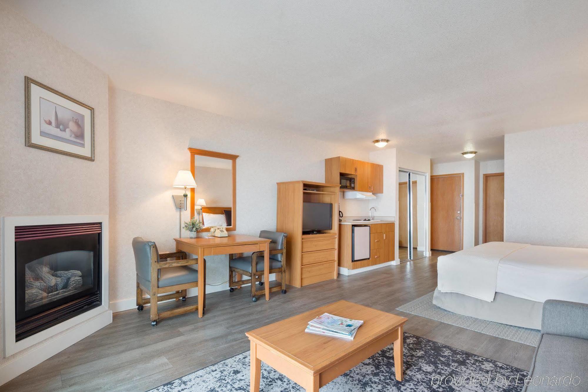 Surftides Hotel Линкън Сити Екстериор снимка