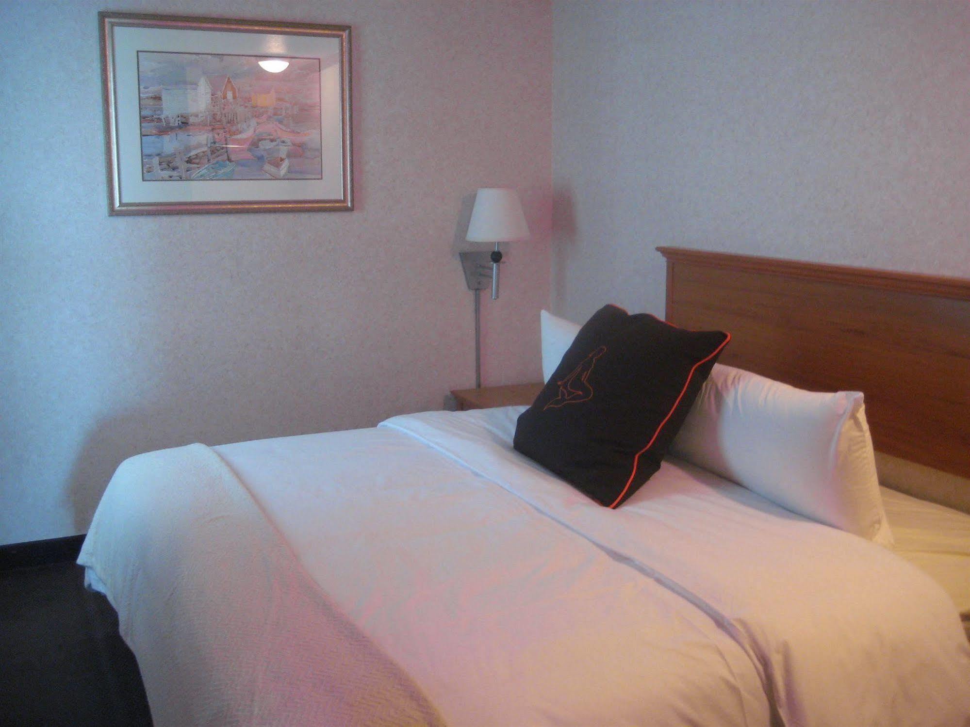 Surftides Hotel Линкън Сити Екстериор снимка