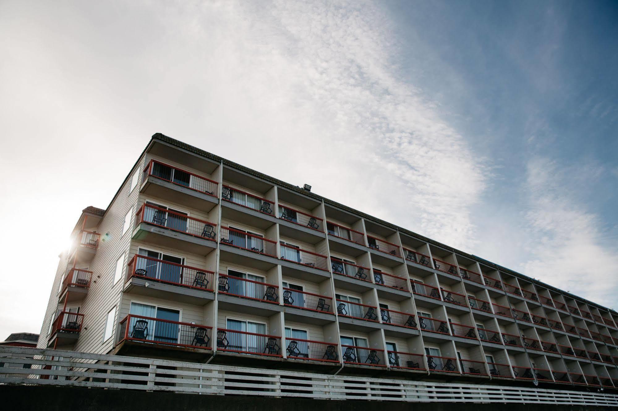 Surftides Hotel Линкън Сити Екстериор снимка